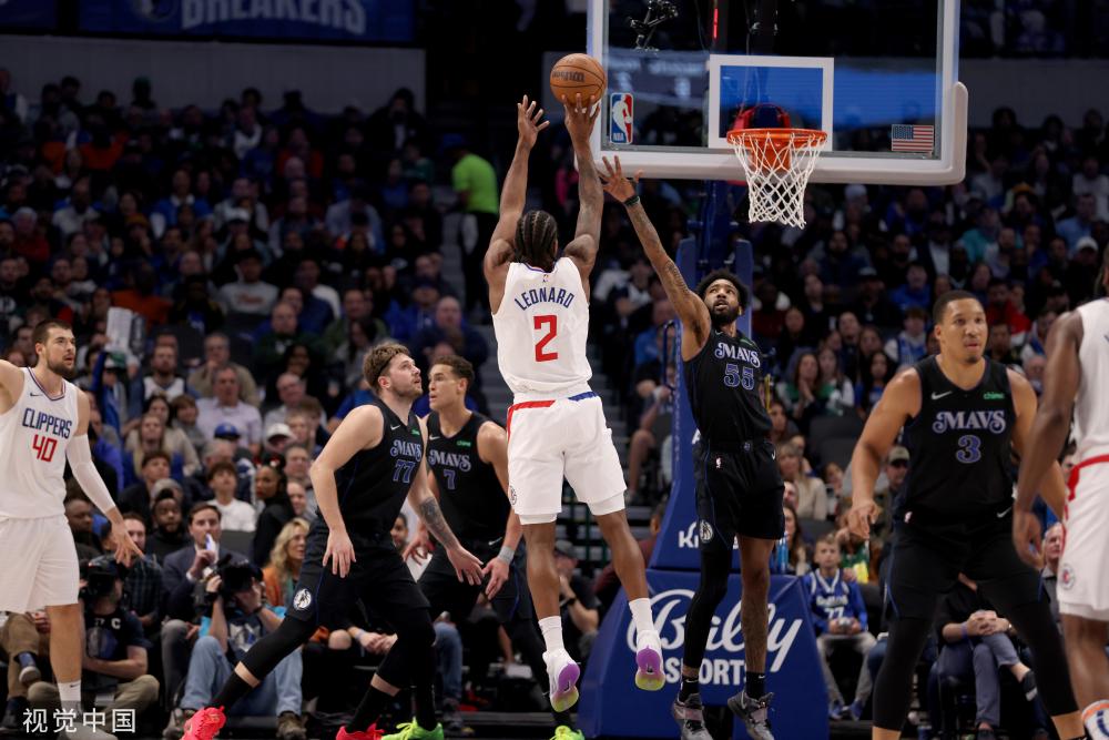 官方：利物浦签下帕尔马18岁后卫莱昂尼，据悉转会费3500万欧