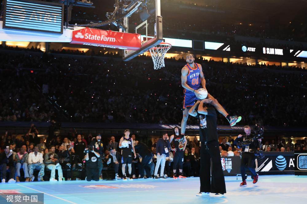 在全球化背 在全球化背