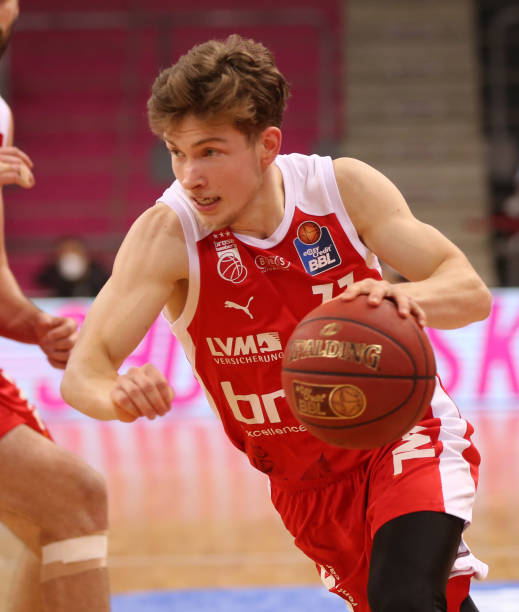 以精准传球 以精准传球