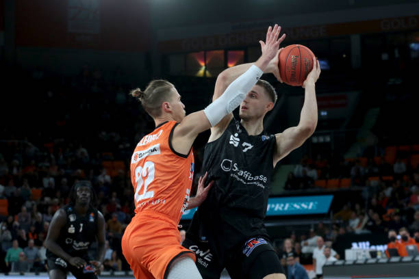 我们可以更 我们可以更