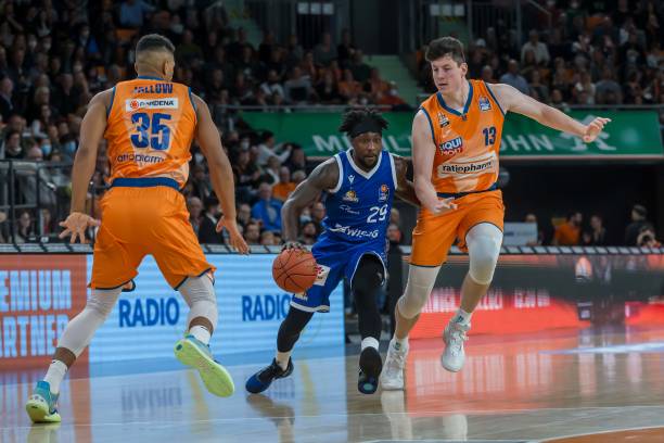 热刺的进攻 热刺的进攻